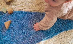 Beach Ball Washable Round Wool Rug in Blue
